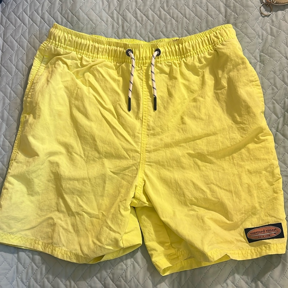 Vineyard vines boys swim trunks size L